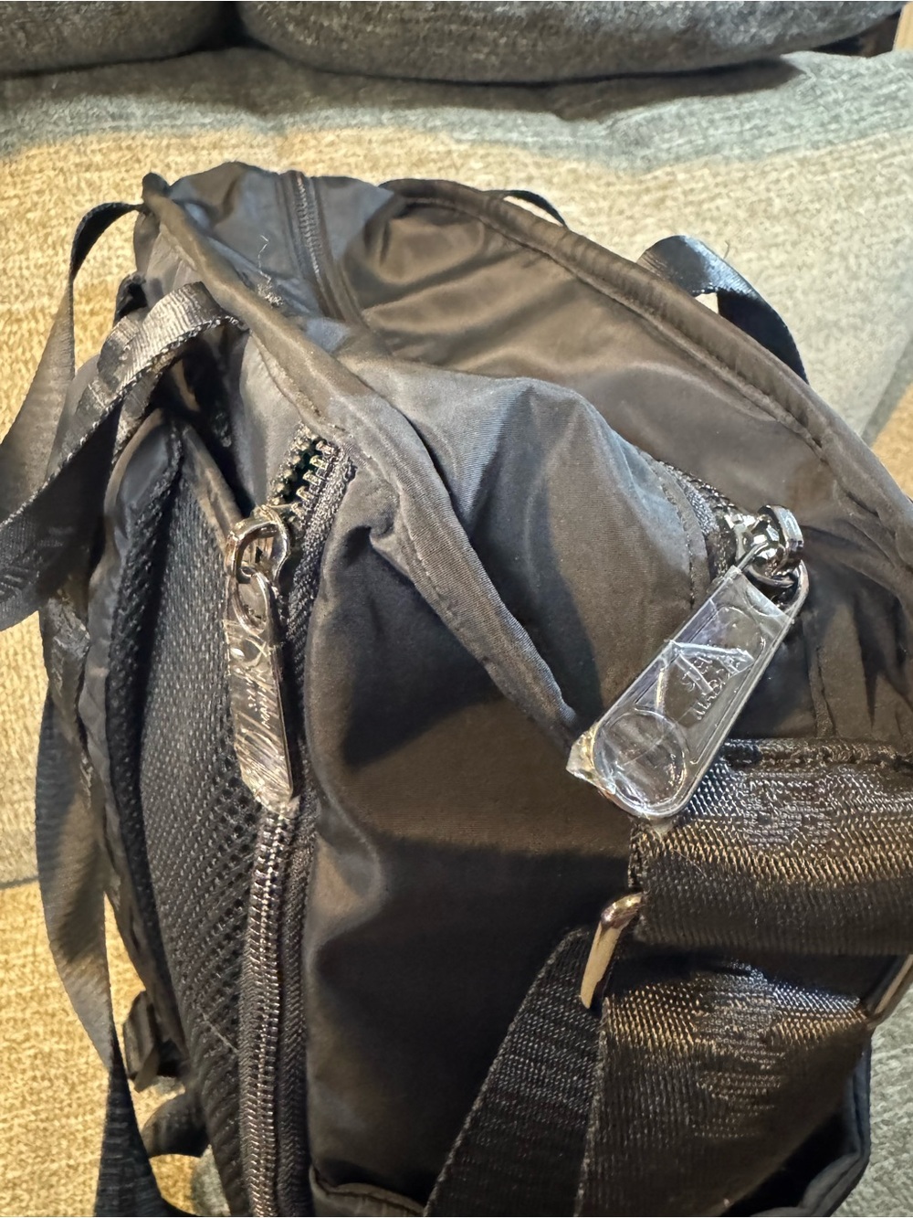 Steve Madden BMedhy Black Convertable  Backpack Style Tote - Picture 5 of 14